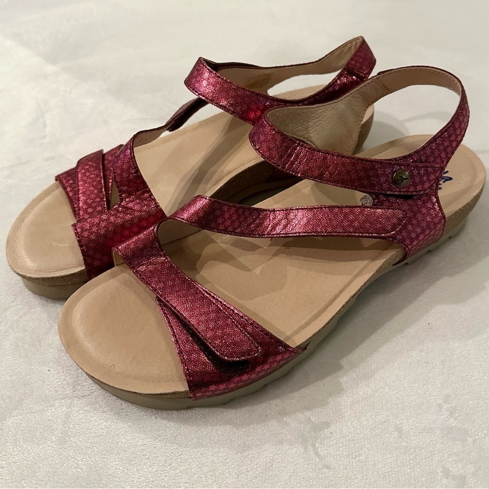 Wanda Panda Leather Metallic Berry Comfort Sandals Made in Spain 9